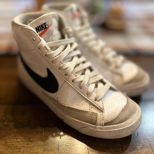 Kids Nike Blazer Mid 77- Sz 4